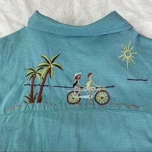 Courtenay MEDIUM Embroidered Turquoise Button-Up Blouse Bike Palm Tree Linen